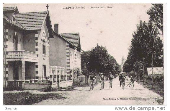 LABRIT (LANDES) AVENUE DE LA GARE  (CYCLISTES) - Labrit