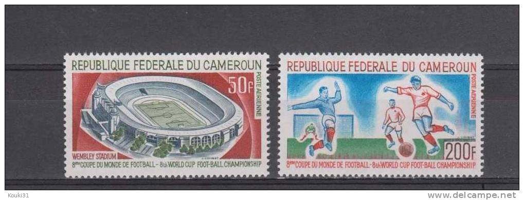 Cameroun YT PA 88/9 ** : Stade Et Partie De Football - 1966 – Angleterre