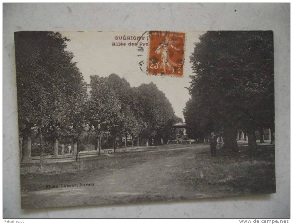 Cpa Guerigny Allee Des Promenades - Guerigny