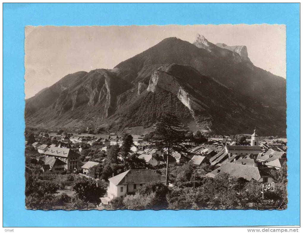 FAVERGES-Le Rocher De Viuz Et Le Village-a Voyagé En 1954 -edition Yvon, - Faverges