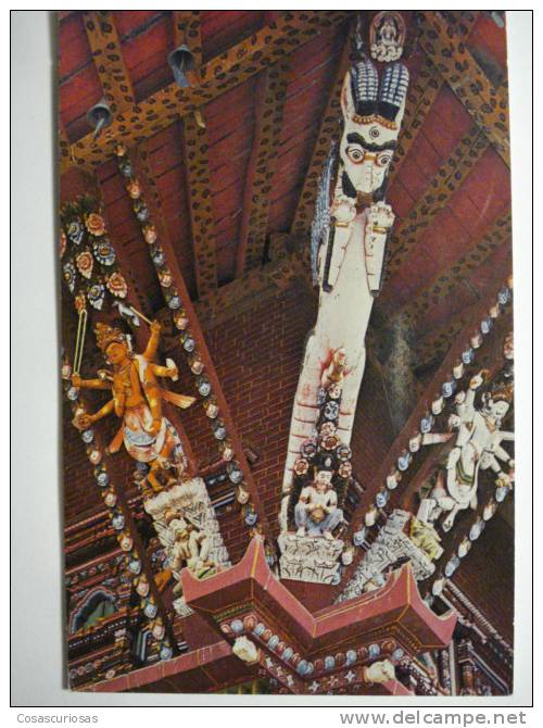 312 SUPPORTING WOOD TEMPLE  KATHMANDU NEPAL    YEARS 1960/70 - OTHERS SIMILAR IN MY STORE - Népal