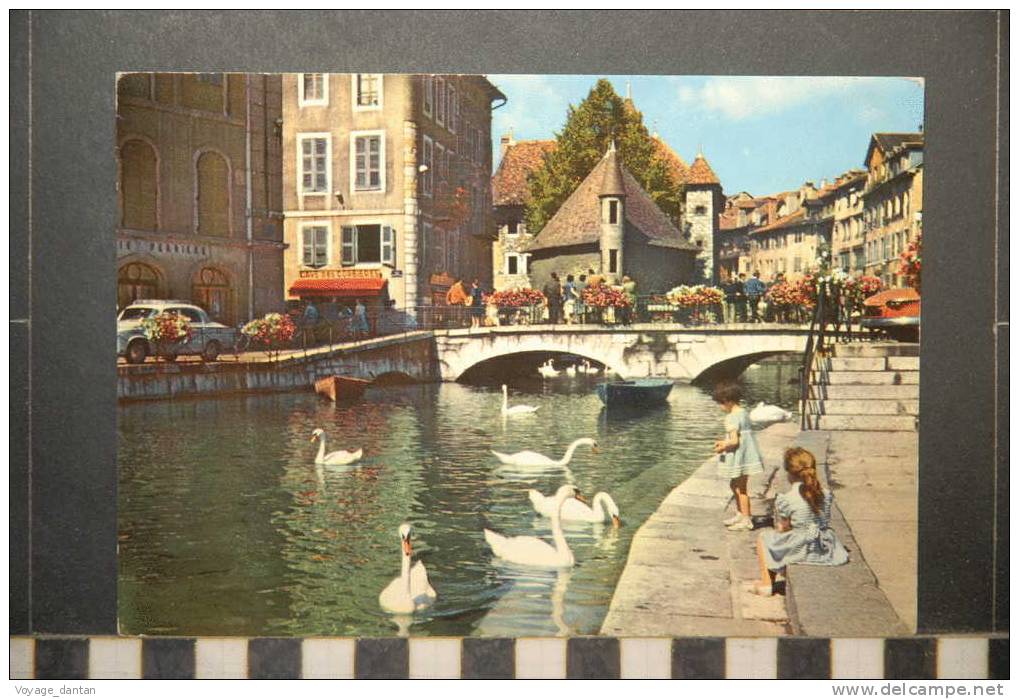 LE LAC D'ANNECY TERRE DE BEAUTE LE PALAIS DE L'ISLE ET LE CANAL DE THIOU - Annecy