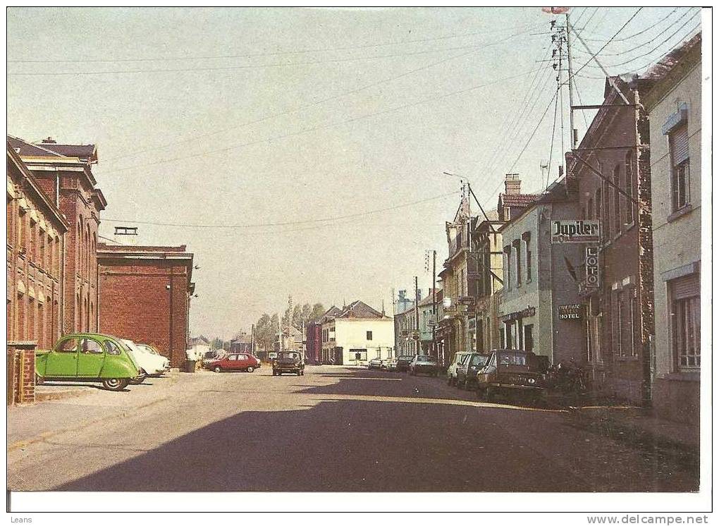 FEIGNIES   Rue De La Gare   2CV CITROEN VERTE - Feignies