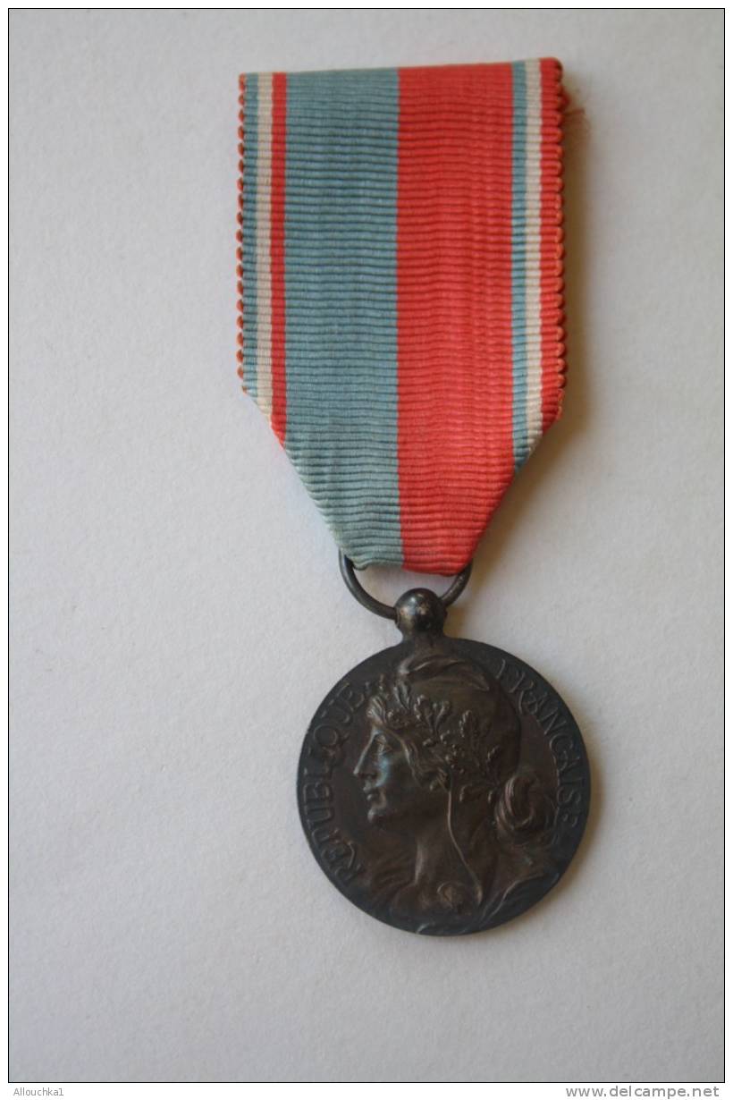 MUSICA MUSIQUE DISTINCTION  MEDAILLE DECORATION > REPUBLIQUE FRANCAISE Decernée Par La CONFEDERATION MUSICALE DE FRANCE - Sonstige & Ohne Zuordnung