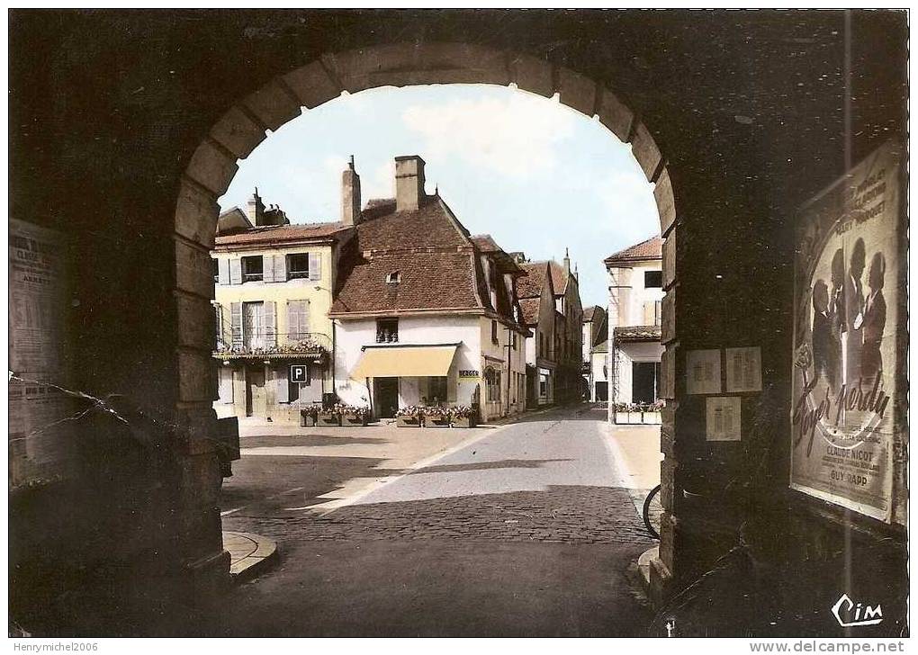 Saone Et Loire - Louhans Place De La Mairie 1971 , Ed Photo Cim - Louhans