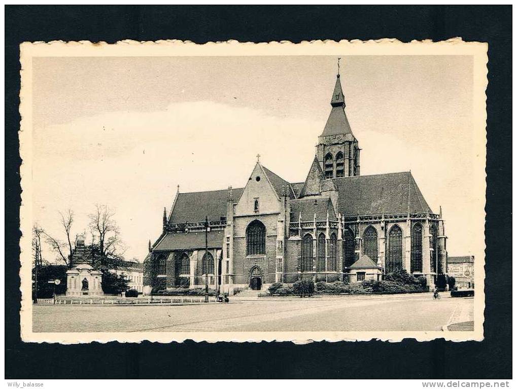 Carte Postale  - Vilvoorde - Hoofdkerk En Monument Der Gesneuvelden - Vilvoorde