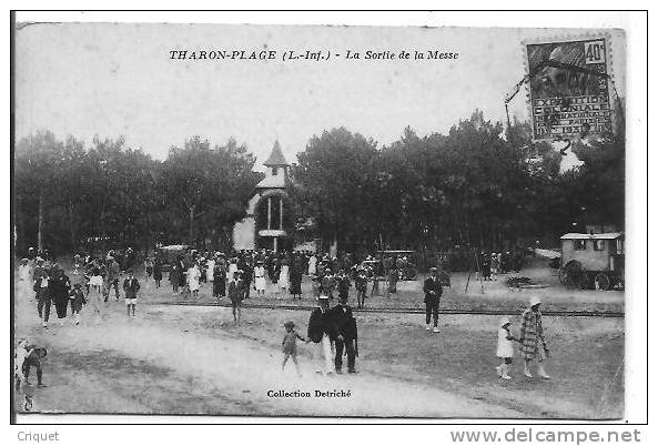 Cpa 44 Tharon, La Sortie De Messe, Très Belle Roulotte Et Tréteaux Sur La Place, Coll. Détriché - Andere & Zonder Classificatie