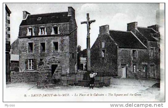 22 ST JACUT  DE LA MER La Place Et Le Calvaire - Saint-Jacut-de-la-Mer