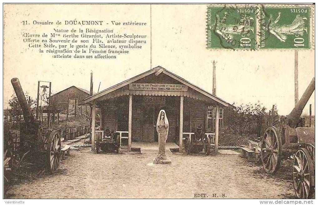 55 DOUAUMONT - Vue  Extérieure  - Ossuaire 1926 - War Memorials