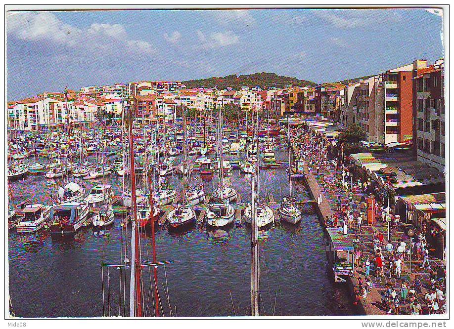 34. CAP D'AGDE  . LE PORT . BATEAUX. ANIMATION - Agde