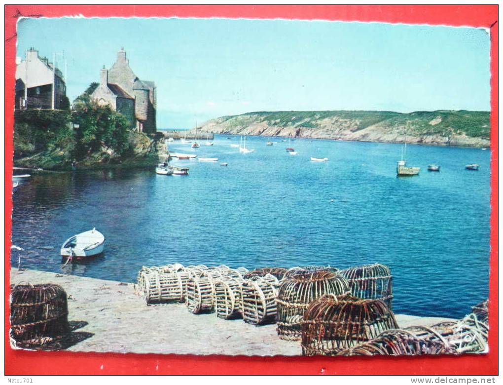 V6-29-finistere-le Conquet-l'entree Du Port-barque -voiliers- Materiels De Peche - Le Conquet