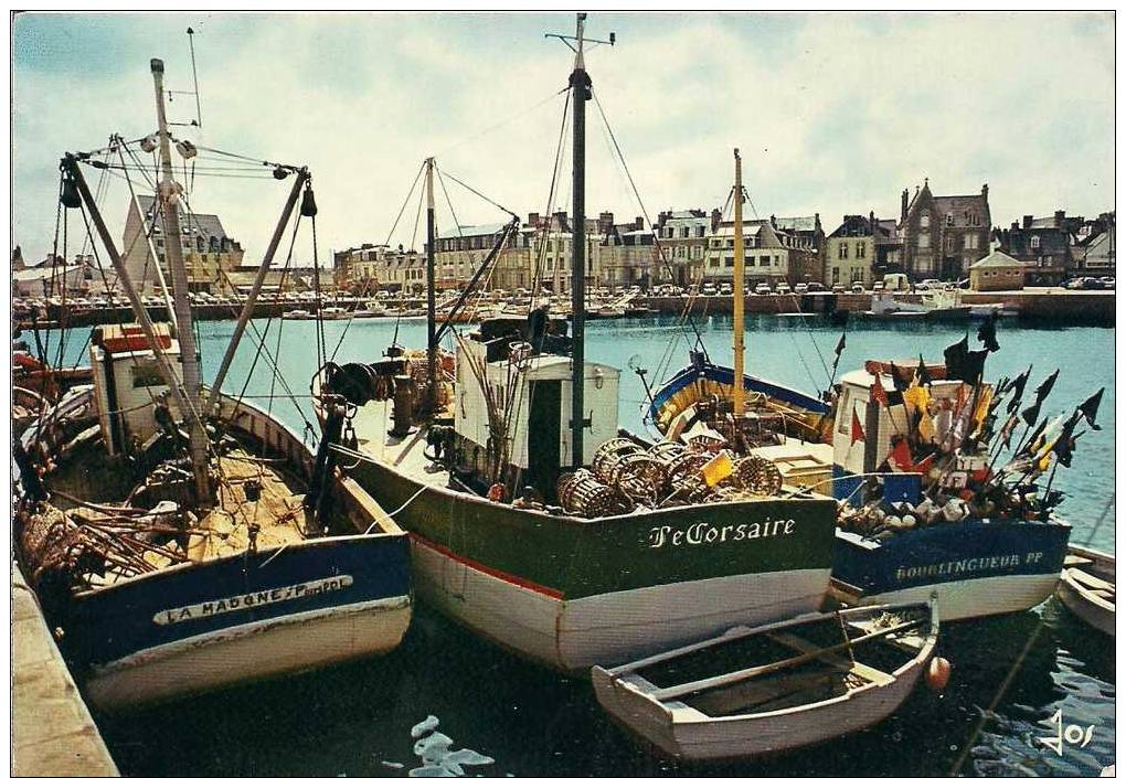 22  -  PAIMPOL -  Bateaux De Pêche Dans Le Bassin à Flot - Paimpol