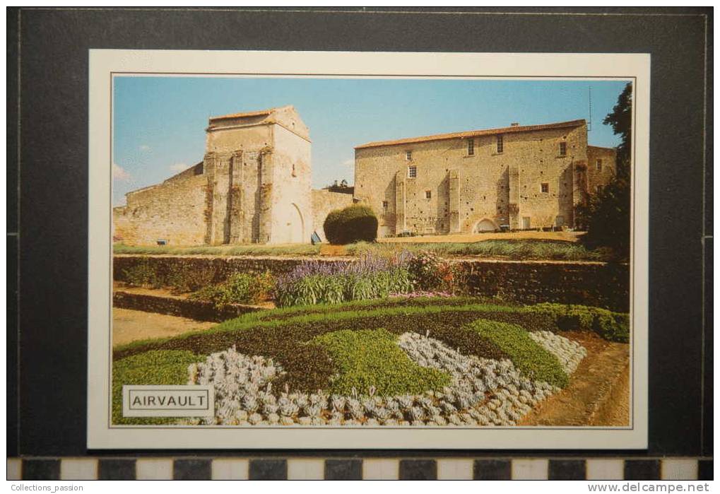 AIRVAULT LES VESTIGES DE L'ABBAYE ET LE MUSEE DES ARTS ET TRADITIONS POPULAIRES - Airvault