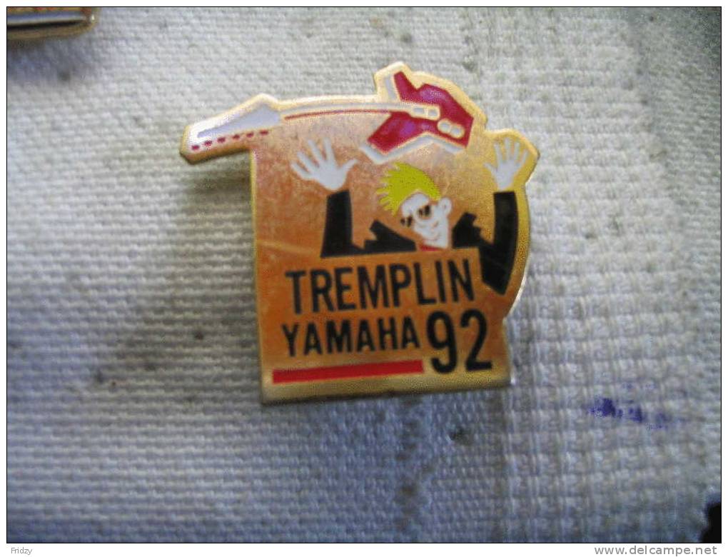 Pin´s Moto: Tremplin YAMAHA 92 - Moto