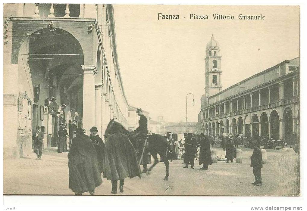 EMILIA - FAENZA (Ravenna) - Piazza Vittorio Emanuele (animata) - Faenza