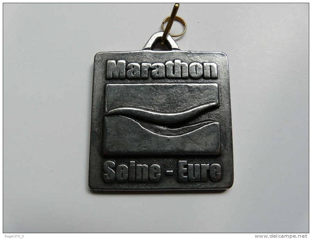 Médaille Sport Athlétisme Course à Pied   Marathon Seine Et Eure 2005 - Athlétisme