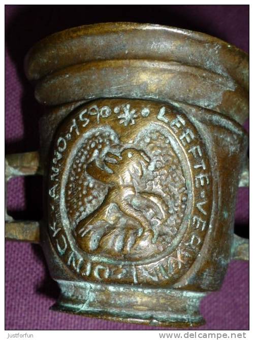 RARE : BRONZE MORTAR LEEFTE VERWINT AL DINK ANNO 1590 ( MORTIER ) - Altri & Non Classificati