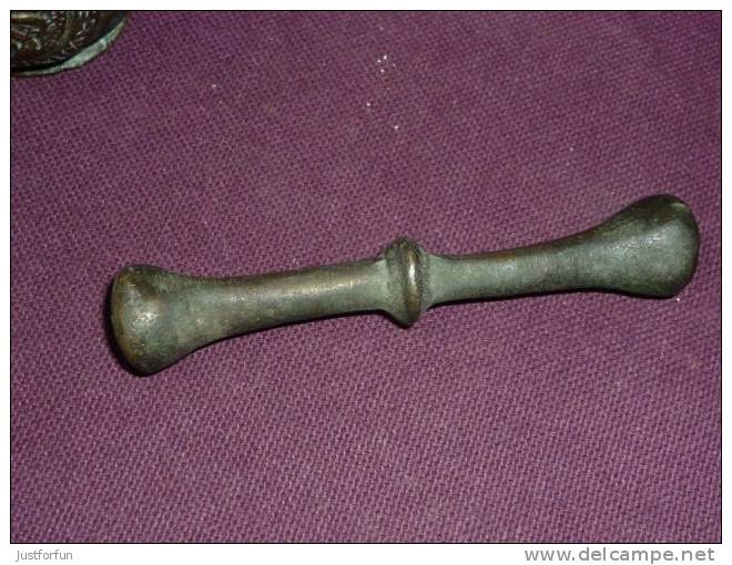 RARE : BRONZE MORTAR LEEFTE VERWINT AL DINK ANNO 1590 ( MORTIER ) - Altri & Non Classificati