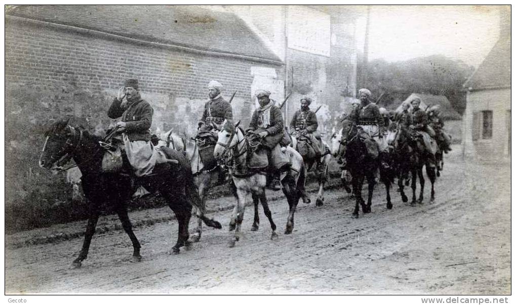 Une Patrouille De Spahis Marocains En 1914 - Ribecourt Dreslincourt