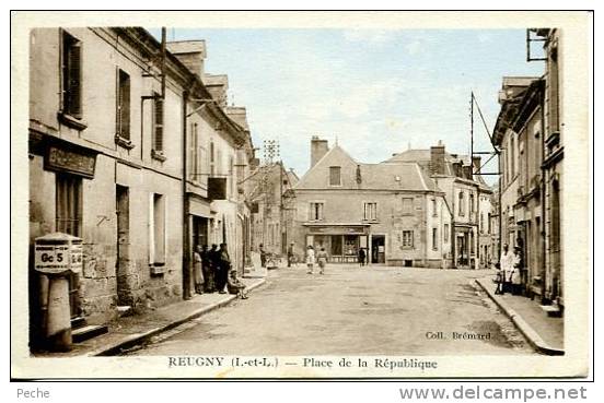 N°13144 -cpa Reugny -place De La République- - Reugny