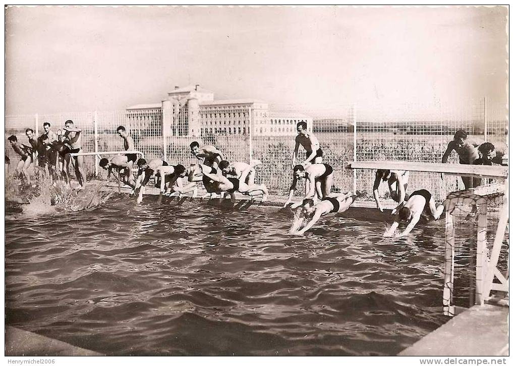 Bouches Du Rhone - Salon De Provence , école De L´air , éleves A La Piscine - Salon De Provence