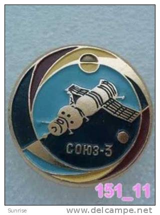 SPACE: Spaceship Soyuz-3 / Old Soviet Badge USSR_151_sp7513 - Espacio