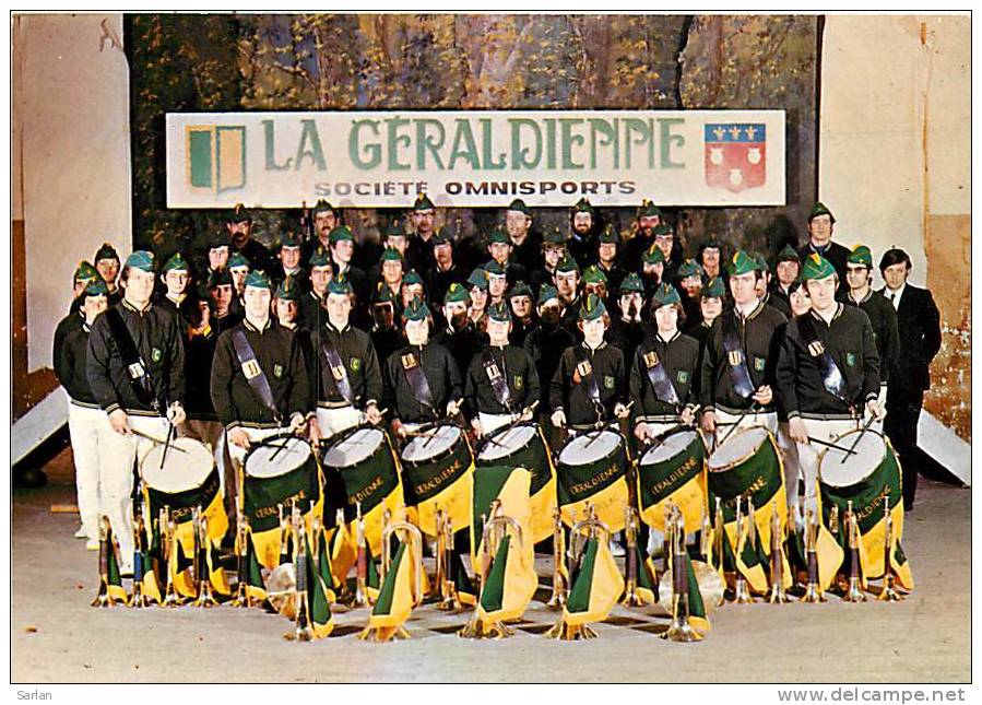 15 , AURILLAC , La Geraldienne , Fanfare , *M 451 - Aurillac