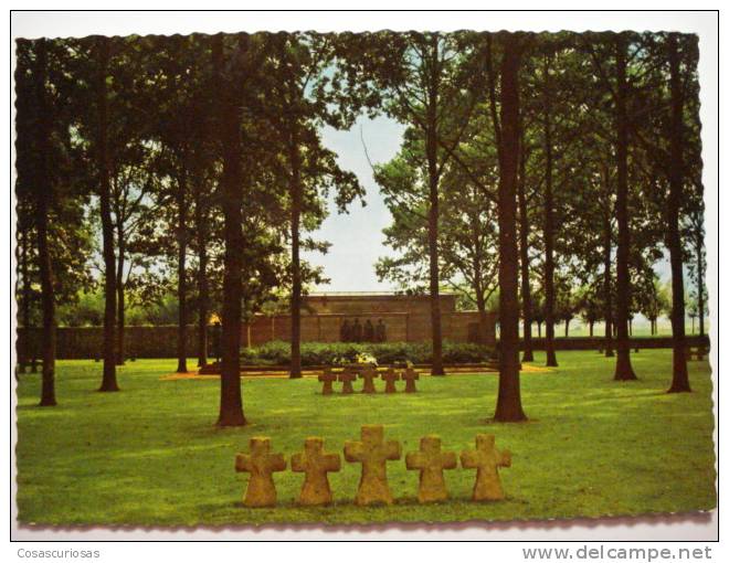 430 LANGEMARCK DEUTSCHER SOLDATENFRIEDHOF GERMANY I WORLD WAR POSTCARD - War 1914-18