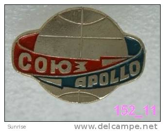 SPACE: Docking Spaceships Soyuz-Apollon (Russia-USA) / Old Soviet Badge USSR_152_sp7553 - Raumfahrt