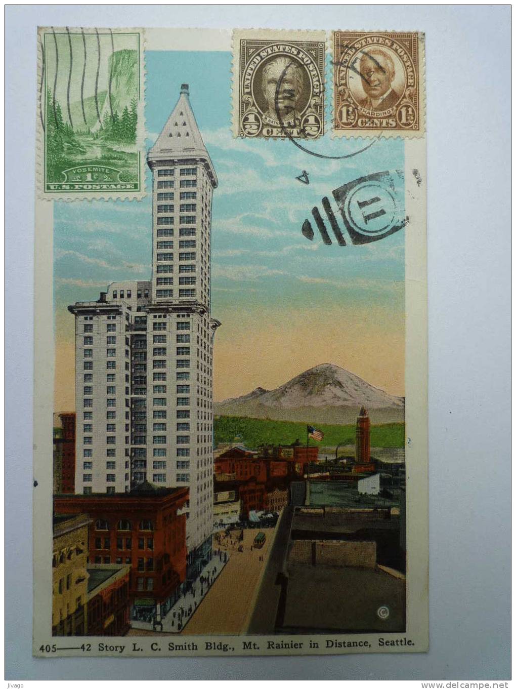 SEATTLE  (Washington)  :  Story L. C. Smith Bldg , Mt Rainier In Distance   -  Carte Couleur - Seattle