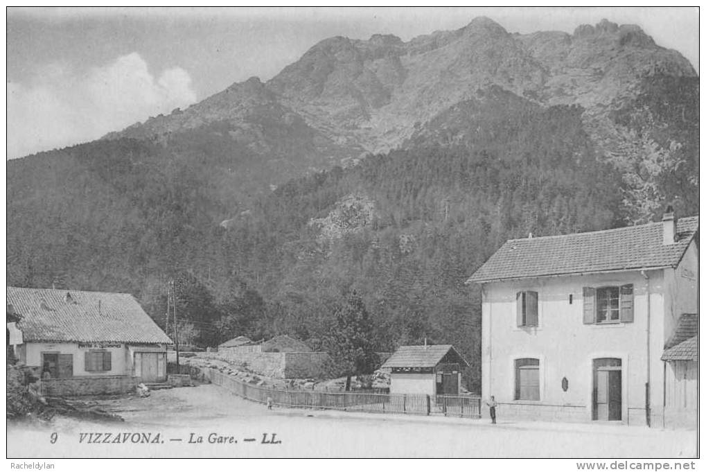 CARTE POSTALE DE VIZZAVONA  En Corse ( La Gare ) - Autres & Non Classés