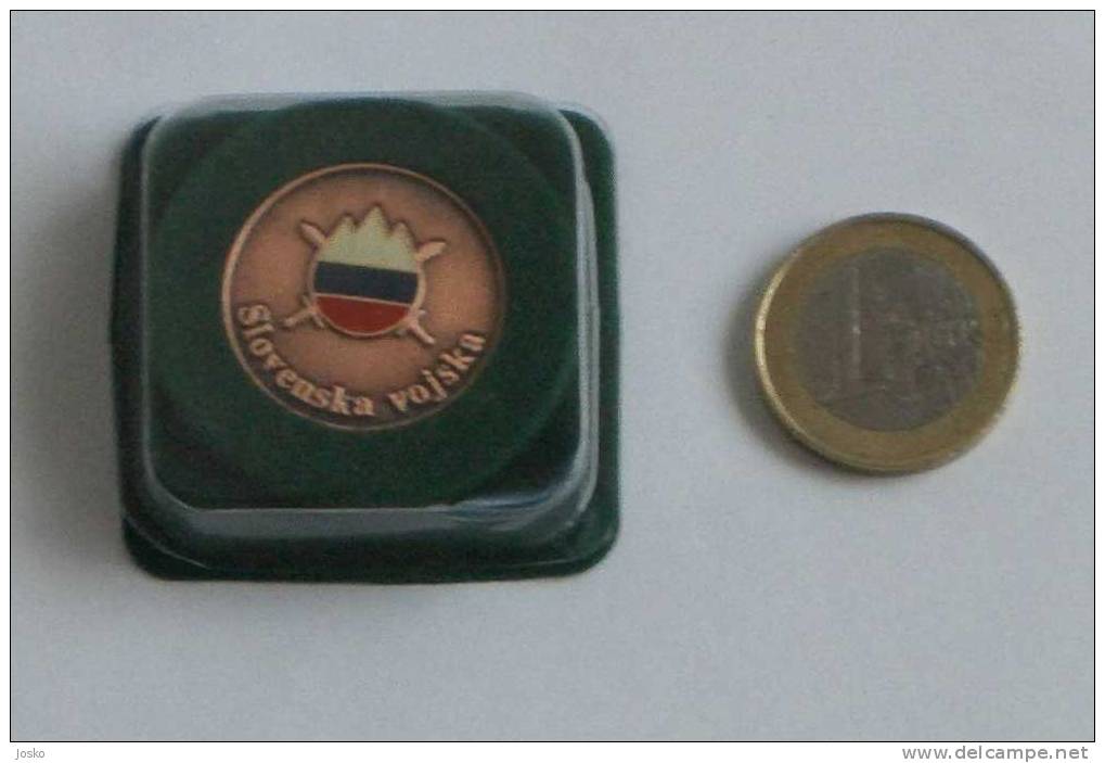 SLOVENIA ARMY - Medal In Box * Slovenie Armee Medaille Military Militaire Militaria - Sonstige & Ohne Zuordnung