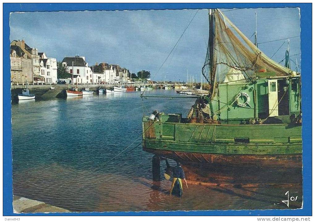 CPSM Grand Format - LOIRE ATLANTIQUE - LE CROISIC - VUE SUR LES QUAIS - CHALUTIER EN REFECTION - JOS / MX 9129 - Le Croisic