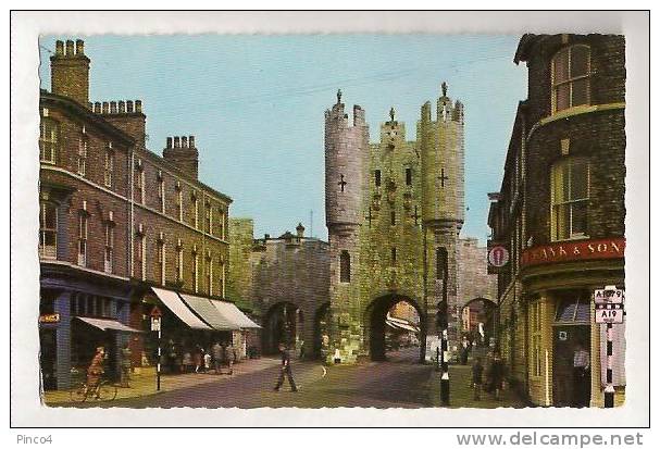 REGNO UNITO MICKLEGATE BAR YORK CARTOLINA FORMATO PICCOLO NON VIAGGIATA - York