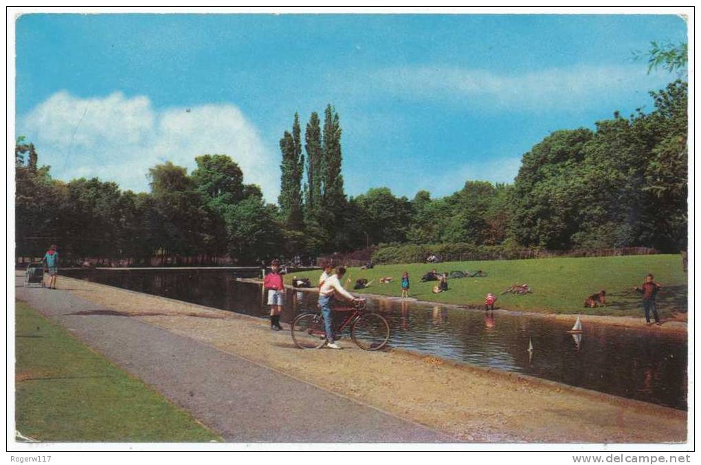 The Ornamental Pond, Stevenage, Nice Modern Postcard - Hertfordshire