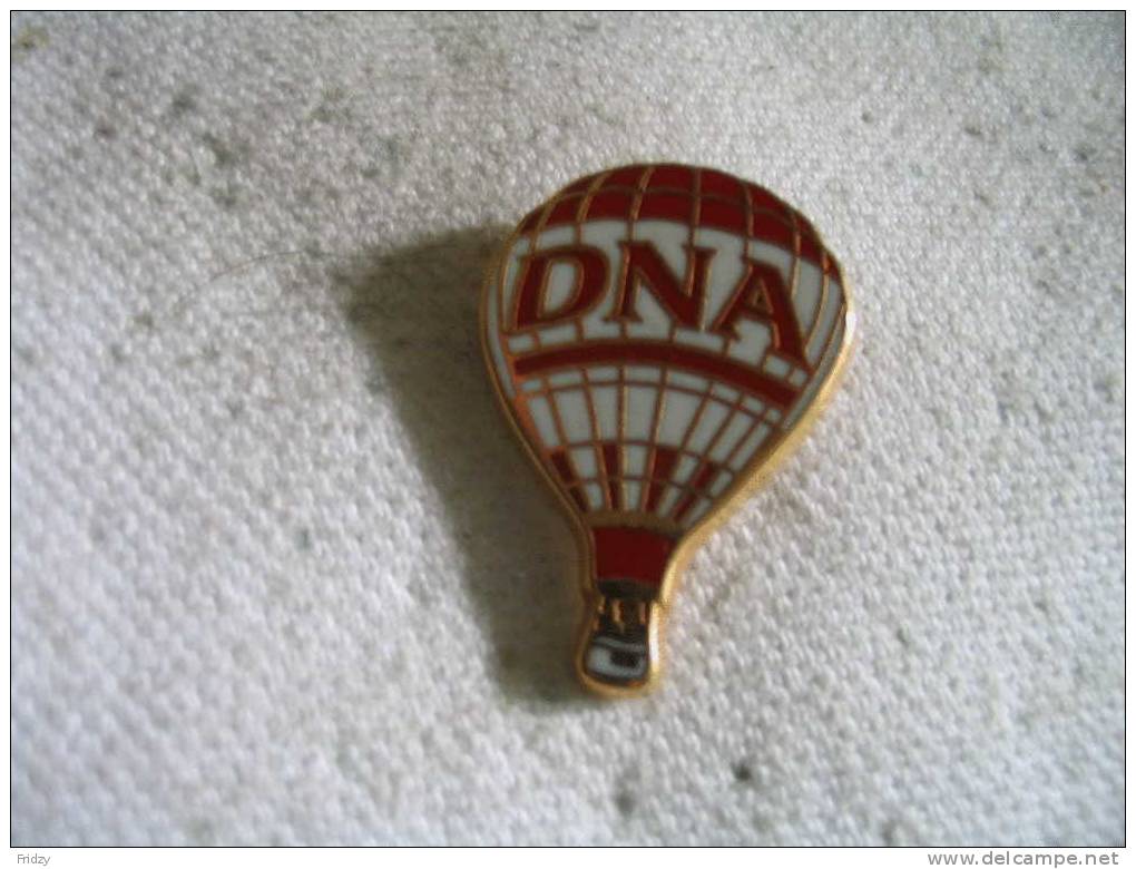 Pin's  Montgolfiere Des DNA ( Dernieres Nouvelles D'Alsace) - Fesselballons