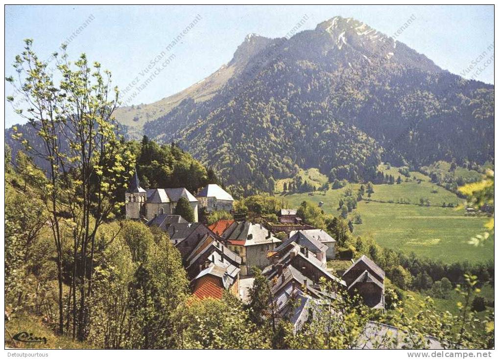 LE CHATELARD Savoie 73 : Echappée Sur Le Quartier De L'église Et La Dent De Rossanaz - Le Chatelard