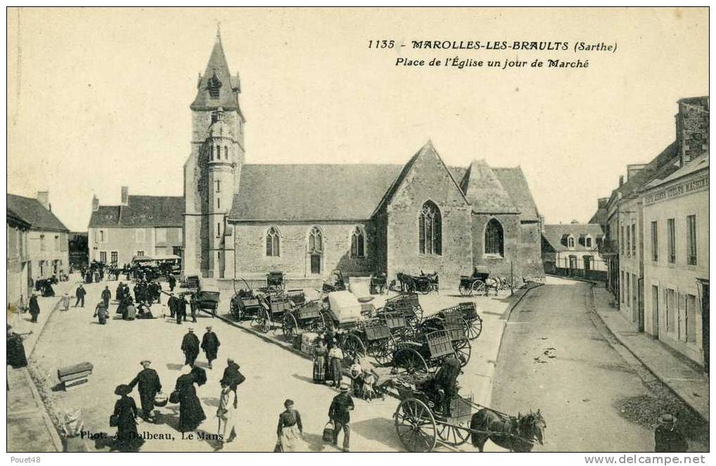 72 - MAROLLES LES BRAULTS - Place De L'Eglise Un Jour De Marché - Marolles-les-Braults