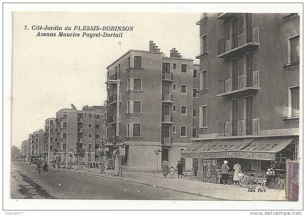 Le Plessis-Trévise  (94) :  Le Magasin "La Coopérative"  Avenue Maurice Payret-Dortail à La Cité Environ 1930 (animée). - Le Plessis Trevise