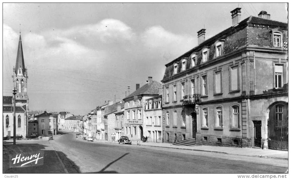 57 CHATEAU SALINS - Rue De Nancy - Sous Préfecture Et Hôtel De Ville - Chateau Salins