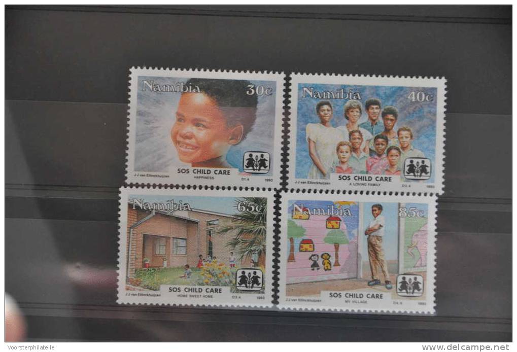 C 113 ++ NAMIBIË NAMIBIA 1993 SOS CHILD CARE MNH ** - Namibie (1990- ...)