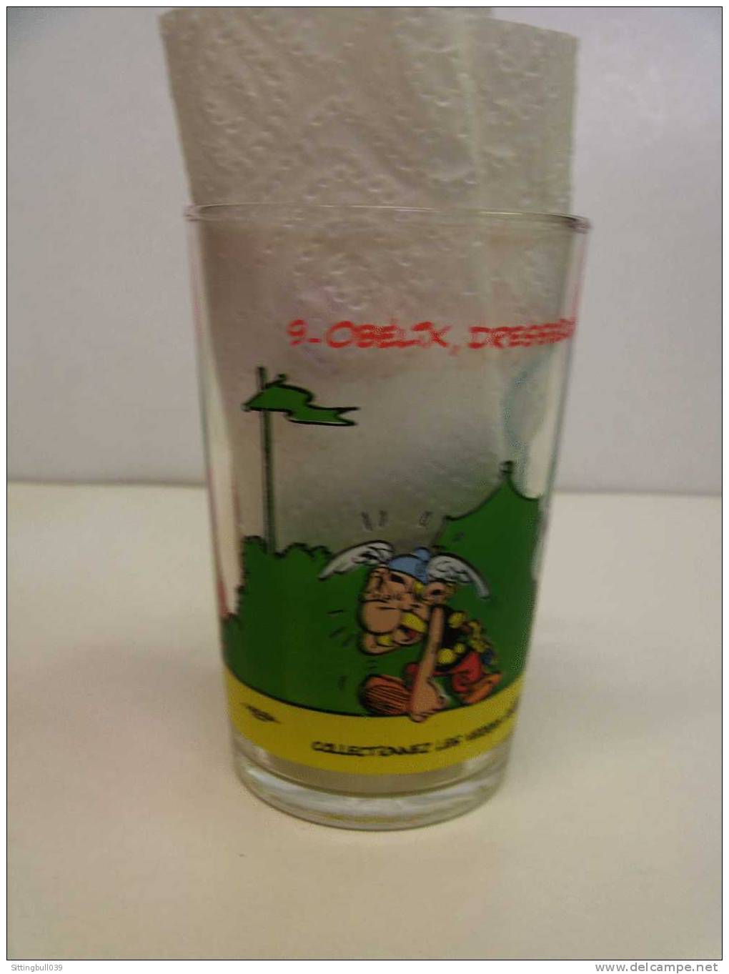 ASTERIX. VERRE Moutarde MAILLE. N° 9. Obélix, Dresseur De Chiens. 1990. GOSCINNY-UDERZO. Signature Uderzo. - Advertisement