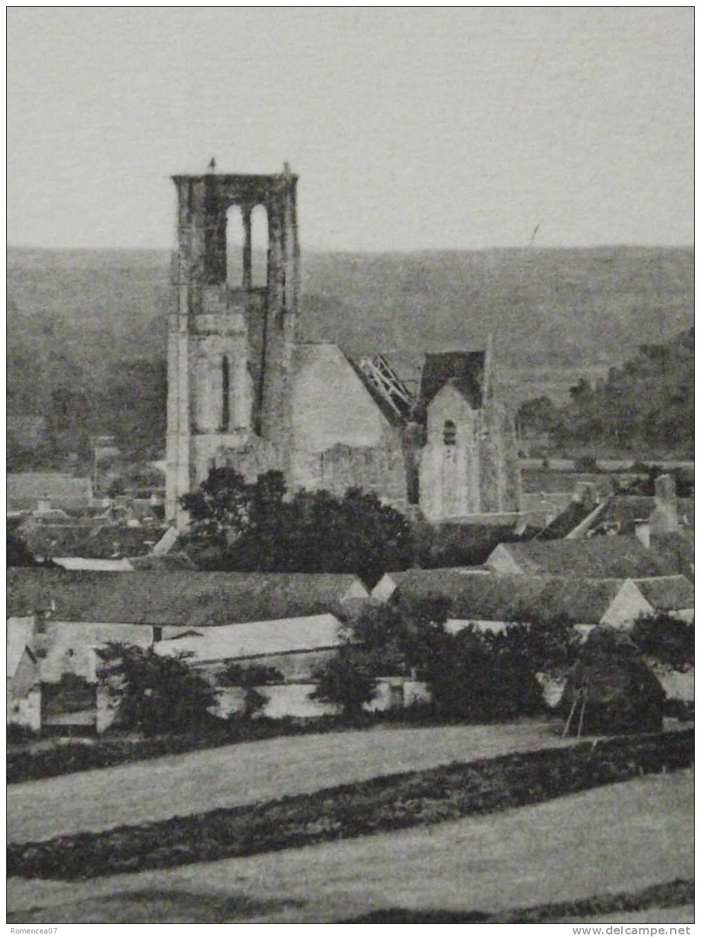 LARCHANT (Seine-et-Marne) - Vue Générale - L'Eglise - Non Voyagée - Excellent état - Larchant