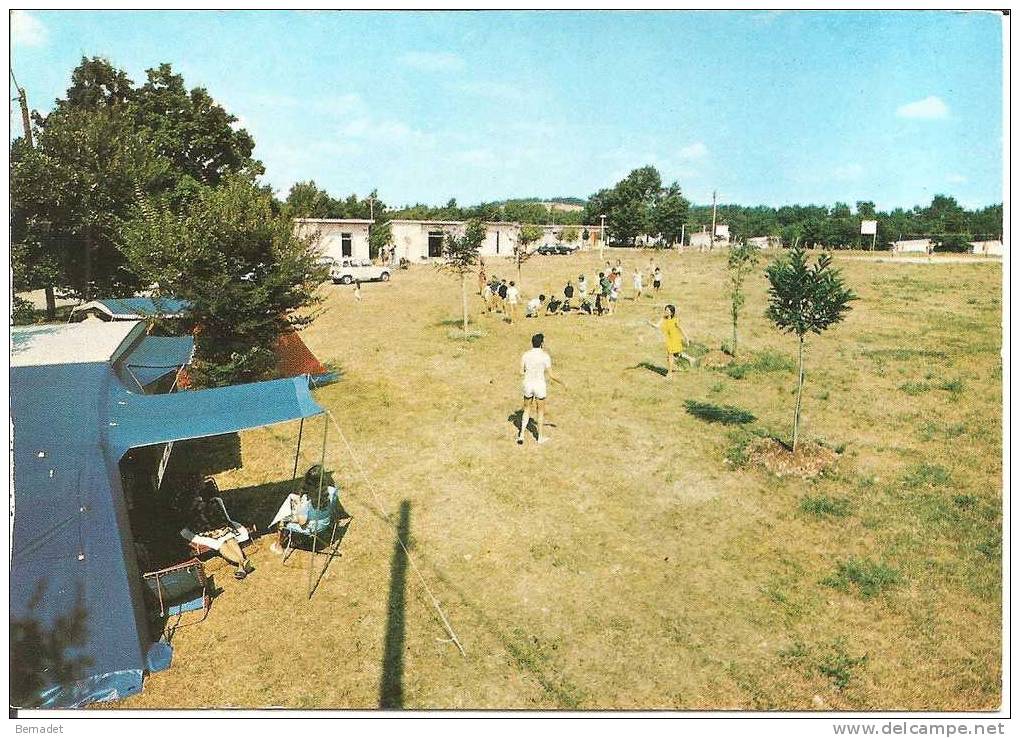 MONFLANQUIN .. STATION VERTE DE VACANCES ..PISCINE . CAMPING . BUNGALOWS . - Monflanquin