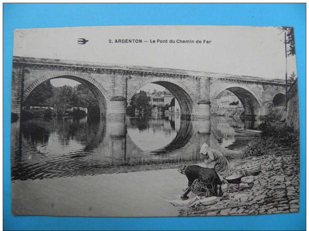 Dep36/R131: ARGENTON Beau Plan 2 Lavandières En 1° Plan Devant Le Pont Du Chemin De Fer - Other & Unclassified