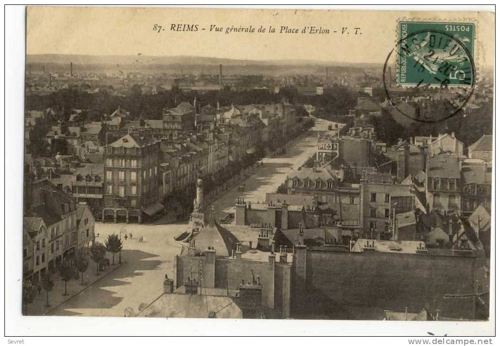 REIMS. - Vue Générale De La Place D'Erlon - Reims