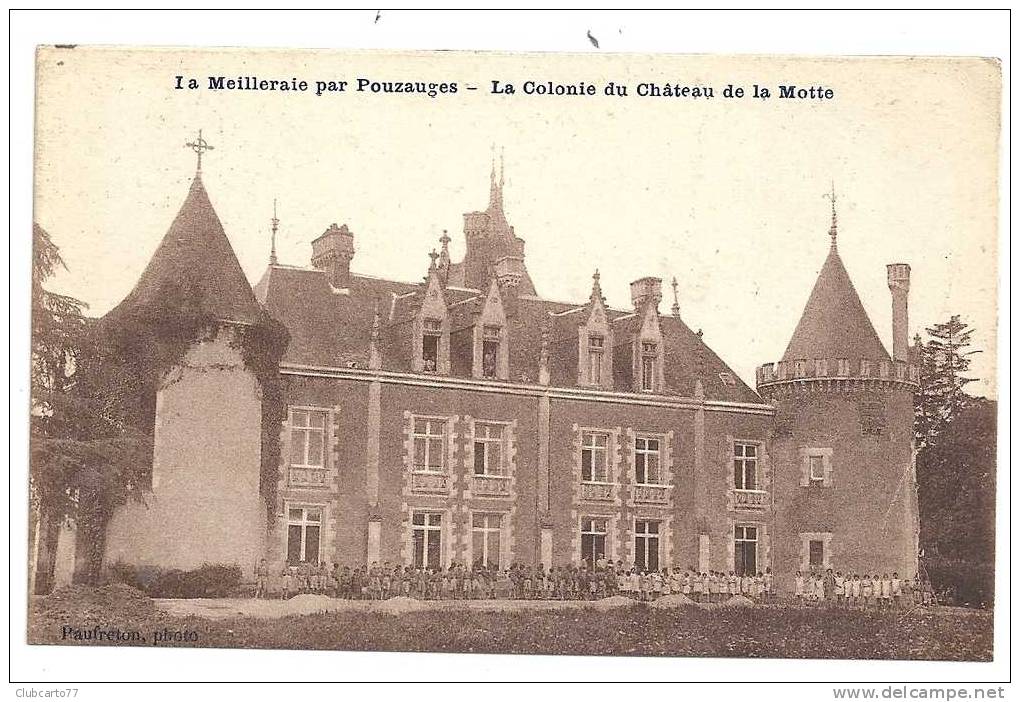 Pouzauges (85) : La Colonie Du Château De La Motte à La Mailleraie, Vue Sur La Façade Env 1920 (animée). - Pouzauges