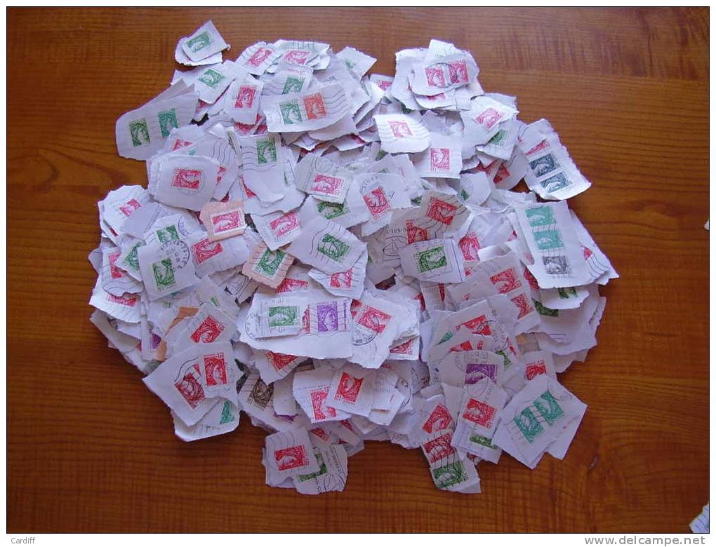 Lot + De 1000 Timbres SABINE Sur Fragment De Papier - Lots & Kiloware (mixtures) - Min. 1000 Stamps