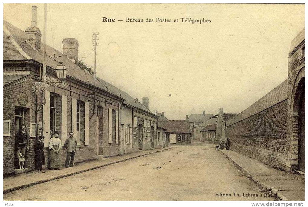 CPA (80)     RUE    Bureau Des Postes Et Telegraphes - Rue