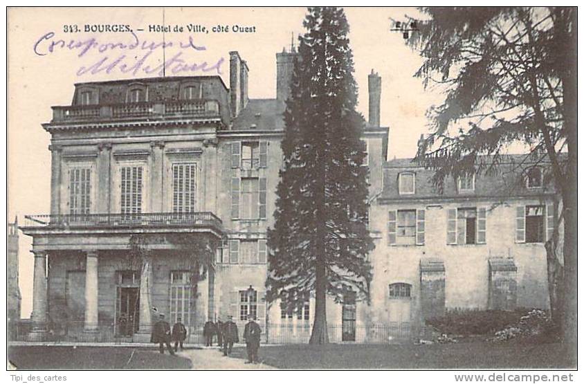 18 - Bourges - Hôtel De Ville, Côté Ouest (gendarmes) - Bourges